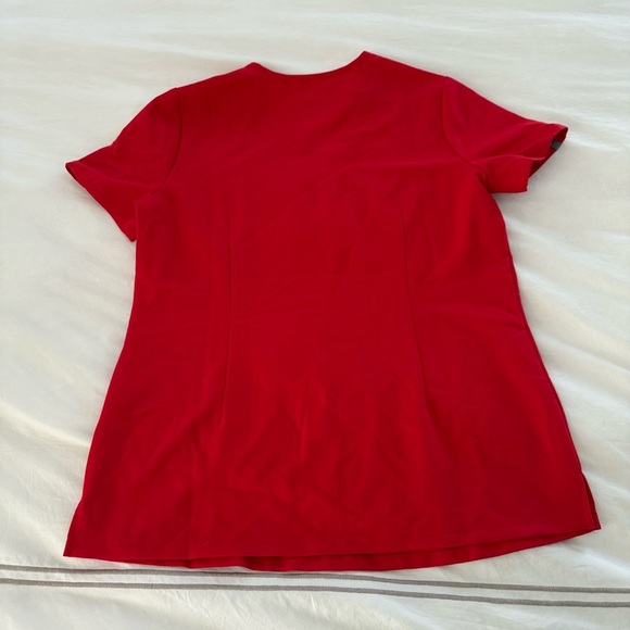 Figs Catarina - One Pocket Scrub Top - Pop Red - Picture 7 of 8